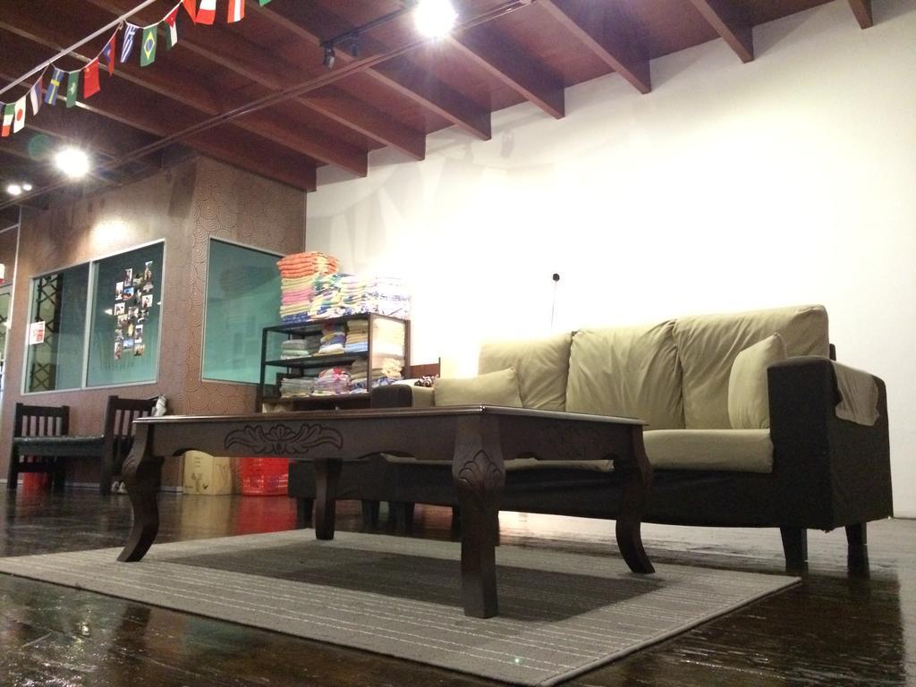 1981 Guest House อิโปห์ ภายนอก รูปภาพ