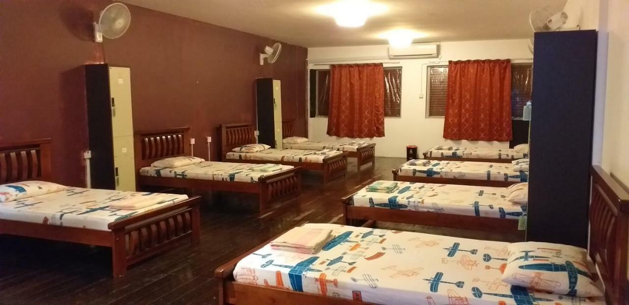 1981 Guest House อิโปห์ ภายนอก รูปภาพ