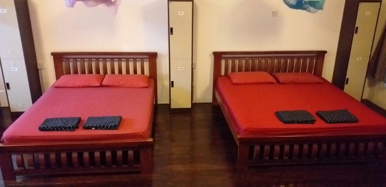 1981 Guest House อิโปห์ ภายนอก รูปภาพ