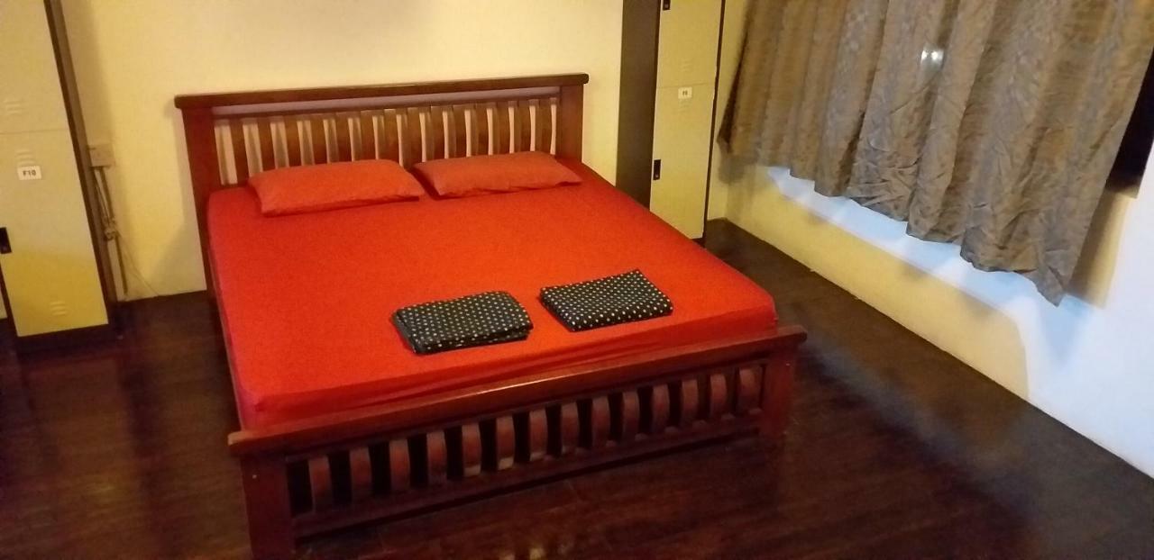 1981 Guest House อิโปห์ ภายนอก รูปภาพ